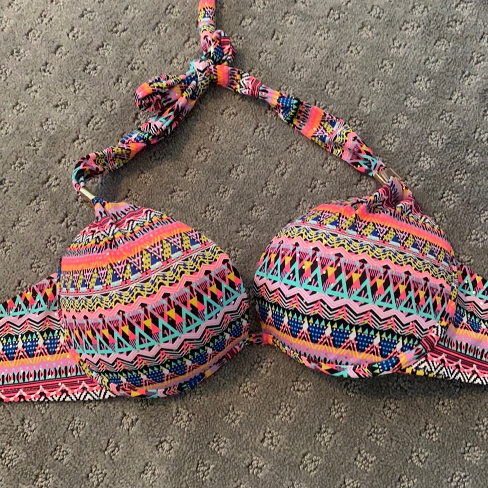 Victoria’s Secret push-up bikini top 36C